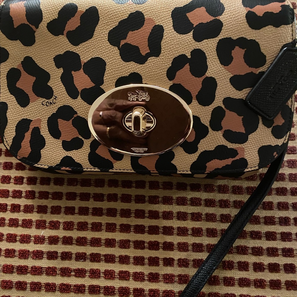 New Coach turn lock Demi cross over bag